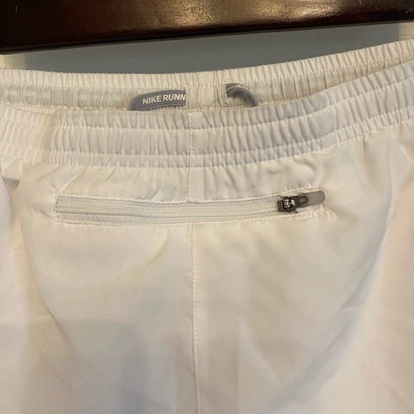 Nike Womens Medium White Dri-Fit Tempo Lined Running Shorts - Picture 3 of 12